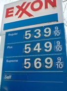 曾經飆漲的國際油價，價格卻大幅下跌，導致國內油價連十一次調降。Getty Images