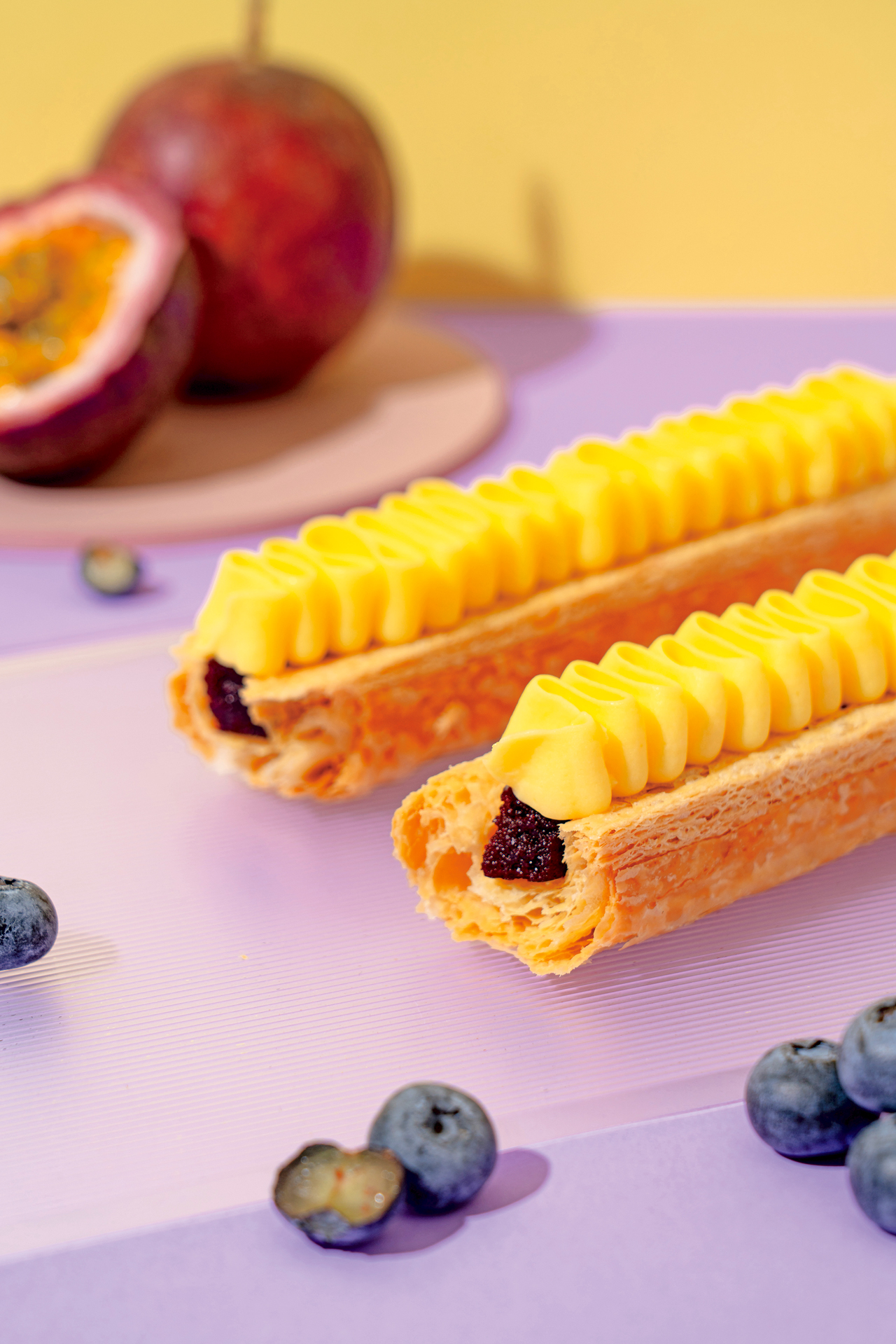 蜜樂酥是一款「以水果做基底的生活甜點」。圖為百香莓果蜜樂酥。微熱山丘提供