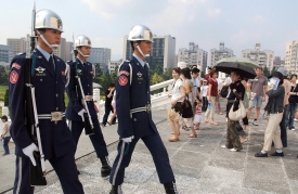 大陸遊客陋習 港人也憋氣