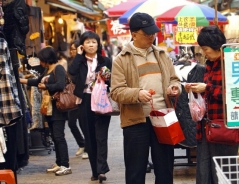 人氣小吃店開發票，你贊成嗎？